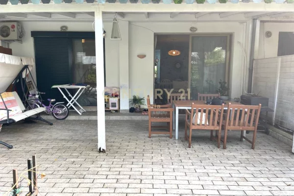 Shtepi ne shitje Apartament ne Durres, 2+1, Mobilimi E mobiluar, Pagesa 187,000  Euro.