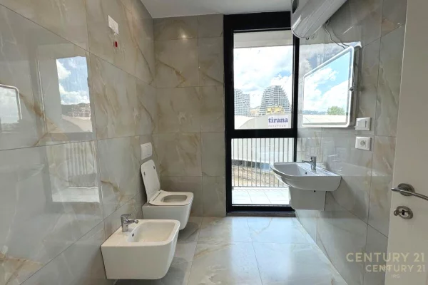 JEPET ME QIRA ZYRE + POST PARKIMI TEK RR. KOSOVAREVE !