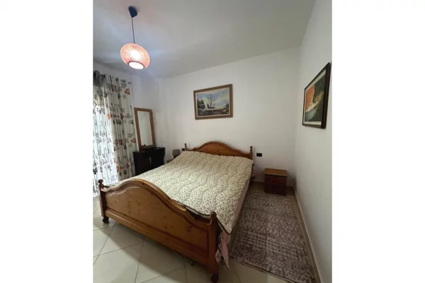 Shtepi me qera Apartament ne Tirane, 2+1, Mobilimi E mobiluar, Pagesa 700  Euro.