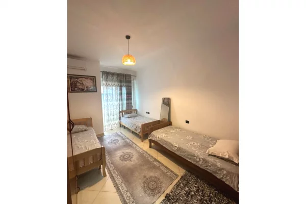 Shtepi me qera Apartament ne Tirane, 2+1, Mobilimi E mobiluar, Pagesa 700  Euro.