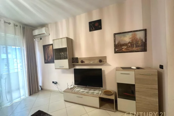 Shtepi me qera 2+1 ne Tirane - 700 Euro