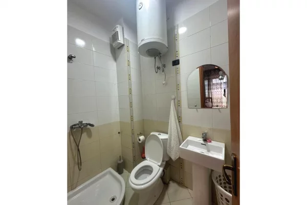 Shtepi me qera Apartament ne Tirane, 2+1, Mobilimi E mobiluar, Pagesa 700  Euro.