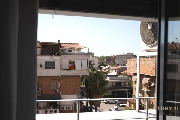 Shtepi me qera Apartament ne Tirane, 3+1, Mobilimi E mobiluar, Pagesa 1,600  Euro.