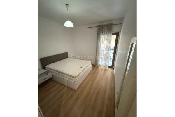 Shtepi me qera Apartament ne Tirane, 1+1, Mobilimi Bosh, pa mobiluar, Pagesa 750  Euro.