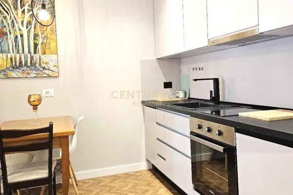 Ambiente Commerciale in Affitto 1+1 a Tirana - 55,000 Leke