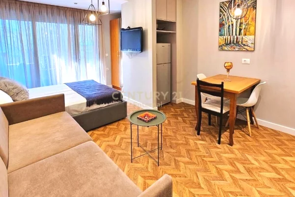 Studio  me qira 100% e Re(Rruga e Elbasanit)