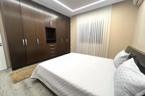 Shtepi me qera Apartament ne Tirane, 3+1, Mobilimi E mobiluar, Pagesa 800  Euro.