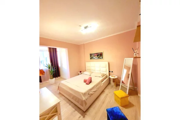 Shtepi me qera 1+1 ne Tirane - 1,100 Euro