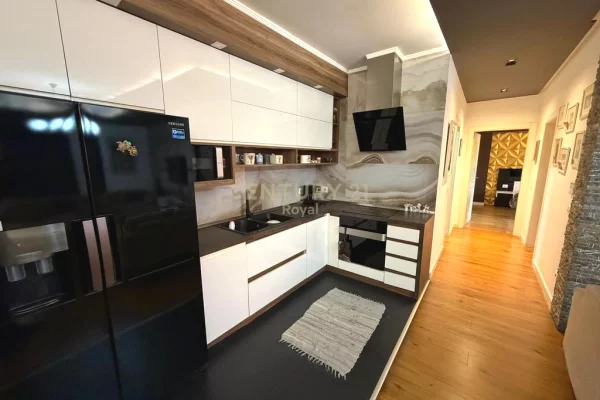 Shtepi ne shitje 3+1 ne Tirane - 250,000 Euro