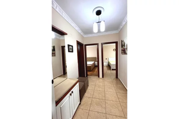 Shtepi me qera 2+1 ne Tirane - 650 Euro