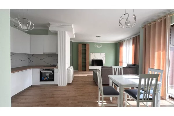 Shtepi me qera 2+1 ne Tirane - 1,100 Euro