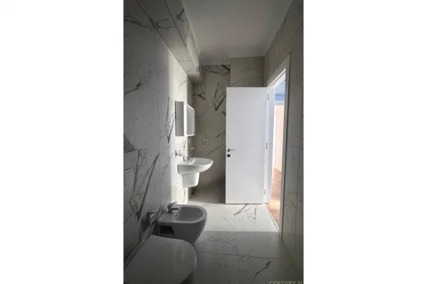 Shtepi me qera Apartament ne Tirane, 2+1, Mobilimi E mobiluar, Pagesa 1,100  Euro.