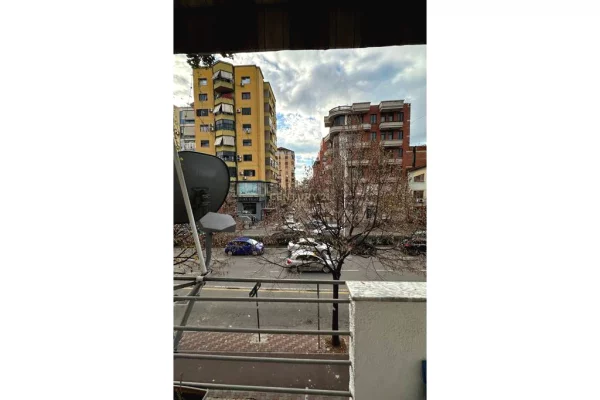 Shtepi me qera 2+1 ne Tirane - 700 Euro