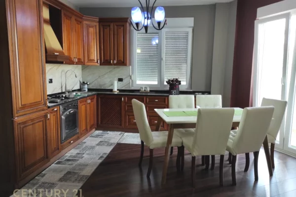 Shtepi me qera 2+1 ne Tirane - 950 Euro