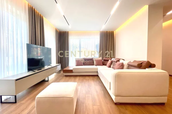 Shtepi me qera 4+1 ne Tirane - 4,000 Euro