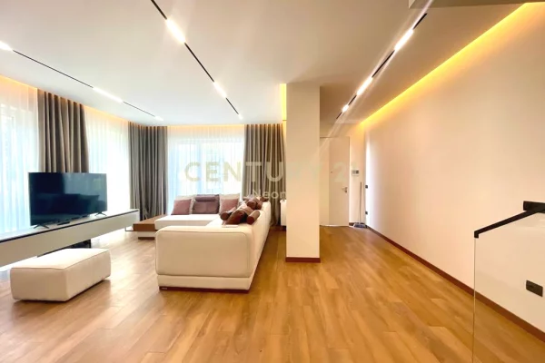 Shtepi me qera 4+1 ne Tirane - 4,000 Euro