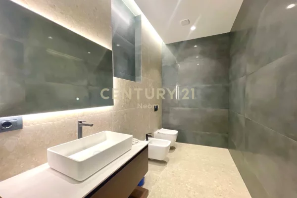 Shtepi me qera Vila Luksoze ne Tirane, 4+1, Mobilimi E mobiluar, Pagesa 4,000  Euro.