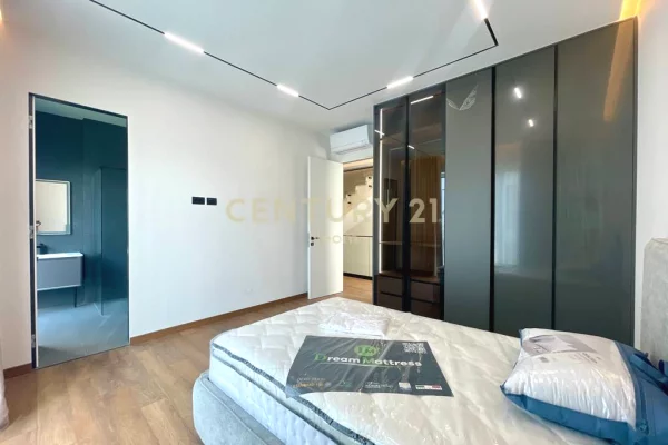 Shtepi me qera Vila Luksoze ne Tirane, 4+1, Mobilimi E mobiluar, Pagesa 4,000  Euro.