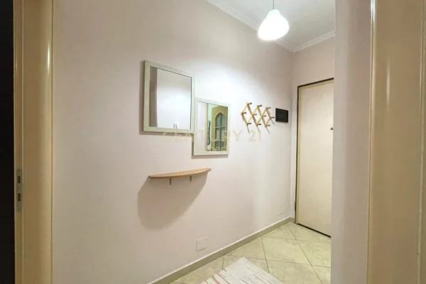 Shtepi me qera Apartament ne Tirane, 1+1, Mobilimi E mobiluar, Pagesa 500  Euro.