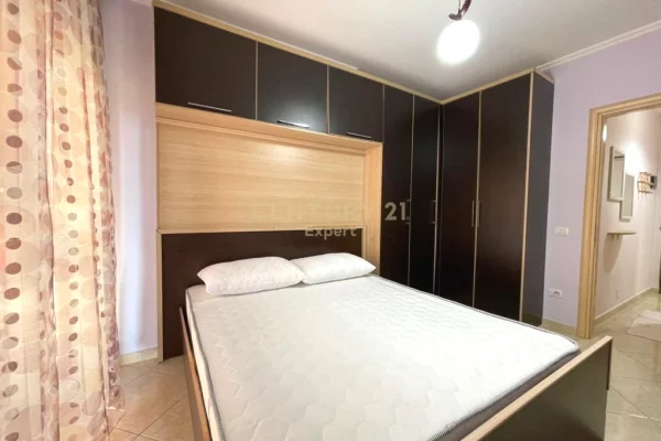 Shtepi me qera Apartament ne Tirane, 1+1, Mobilimi E mobiluar, Pagesa 500  Euro.