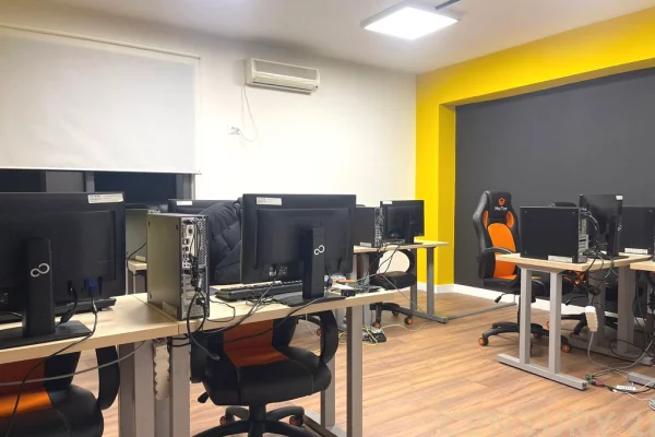 Shtepi me qera 3+1 ne Tirane - 1,100 Euro