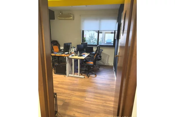 Shtepi me qera Apartament ne Tirane, 3+1, Mobilimi Bosh, pa mobiluar, Pagesa 1,100  Euro.