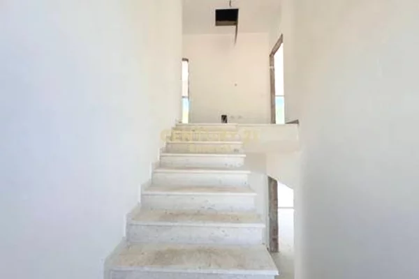 Shtepi ne shitje Vila Luksoze ne Tirane, 6+1, Mobilimi Bosh, pa mobiluar, Pagesa 1,350,000  Euro.