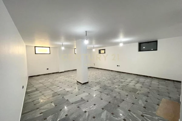 Ambient biznesi me qera 3+1 ne Tirane - 3,100 Euro