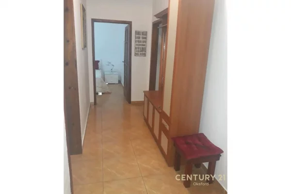 Shtepi ne shitje Apartament ne Tirane, 2+1, Mobilimi E mobiluar, Pagesa 292,500  Euro.