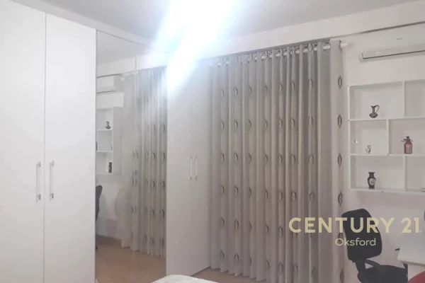 Shtepi ne shitje Apartament ne Tirane, 2+1, Mobilimi E mobiluar, Pagesa 292,500  Euro.