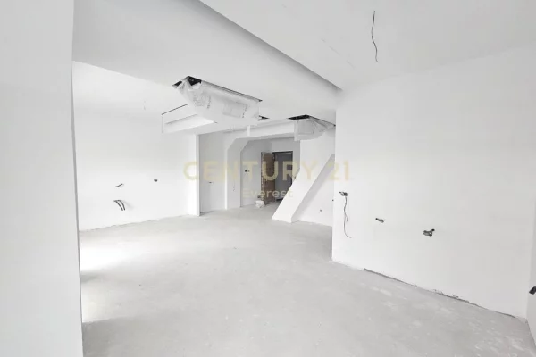 Ambient biznesi ne shitje 3+1 ne Tirane - 185,000 Euro
