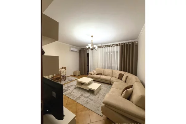 Shtepi me qera 2+1 ne Tirane - 700 Euro