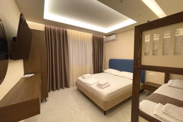 Shtepi ne shitje Apartament ne Sarande, 3+1, Mobilimi E mobiluar, Pagesa 300,000  Euro.