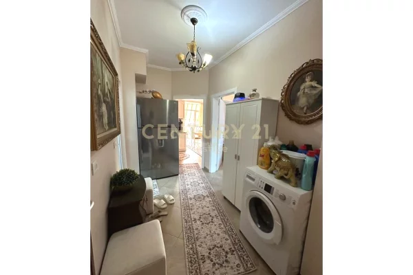 Shtepi ne shitje Apartament ne Tirane, 2+1, Mobilimi E mobiluar, Pagesa 250,000  Euro.