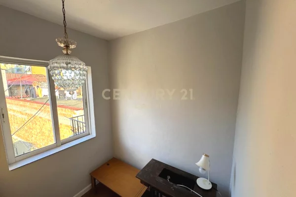 Ambient Per Zyre Me Qira te Ministria e Jashtme, Tirane