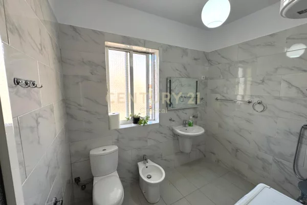 Ambient Per Zyre Me Qira te Ministria e Jashtme, Tirane