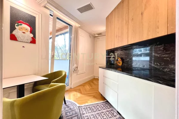 Shtepi ne shitje Apartament ne Tirane, 2+1, Mobilimi E mobiluar, Pagesa 369,000  Euro.