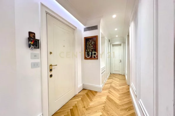 Shtepi ne shitje Apartament ne Tirane, 2+1, Mobilimi E mobiluar, Pagesa 369,000  Euro.