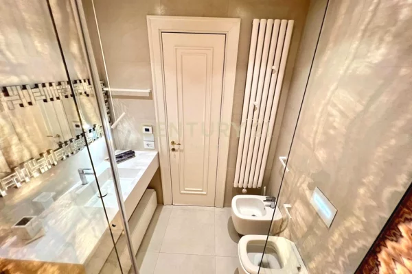 Shtepi ne shitje Apartament ne Tirane, 2+1, Mobilimi E mobiluar, Pagesa 369,000  Euro.