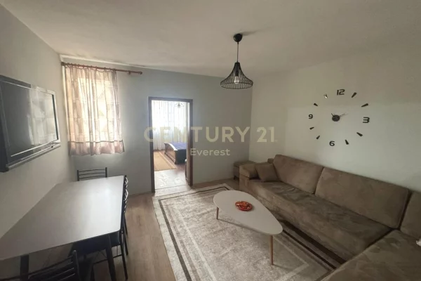 Shtepi me qera 2+1 ne Tirane - 550 Euro