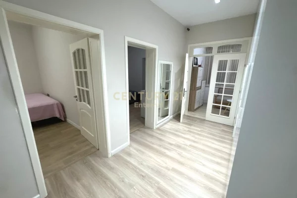 Shtepi me qera 2+1 ne Tirane - 800 Euro