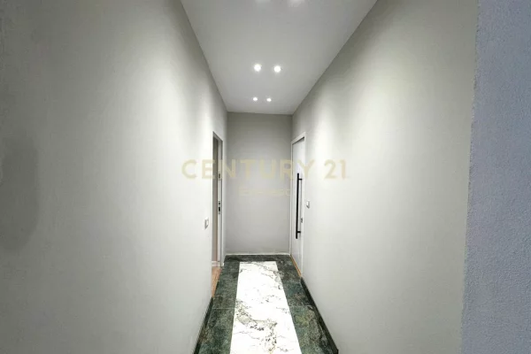 Shtepi ne shitje Apartament ne Tirane, 1+1, Mobilimi E mobiluar, Pagesa 235,000  Euro.