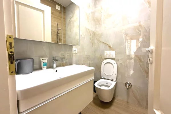 Shtepi ne shitje Apartament ne Tirane, 2+1, Mobilimi E mobiluar, Pagesa 350,000  Euro.