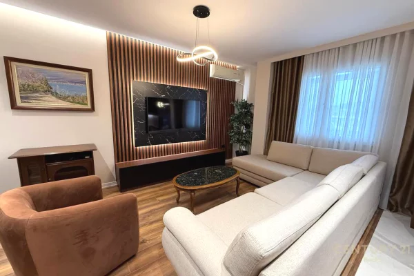 Shtepi me qera 2+1 ne Tirane - 1,050 Euro