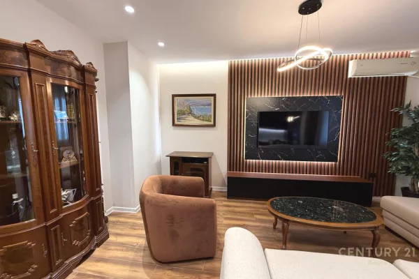 Shtepi me qera 2+1 ne Tirane - 1,050 Euro