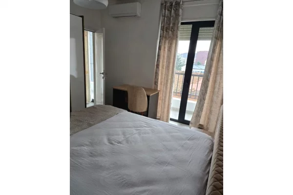 Shtepi me qera 2+1 ne Tirane - 700 Euro