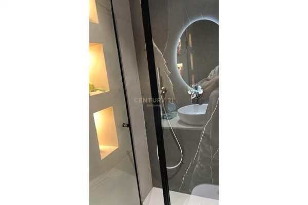 Shtepi ne shitje Apartament ne Tirane, 2+1, Mobilimi E mobiluar, Pagesa 360,000  Euro.