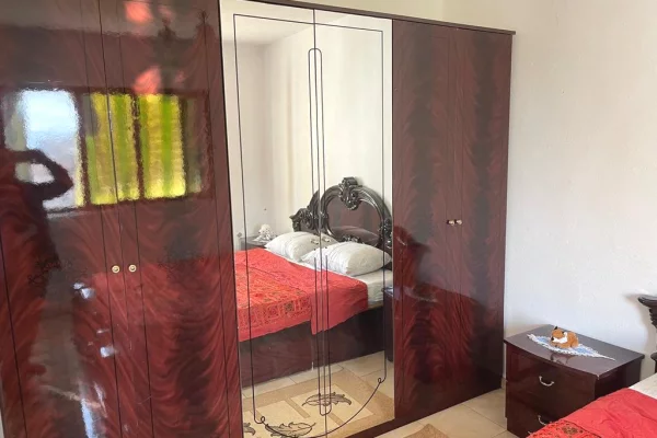 Shtepi me qera 1+1 ne Tirane - 35,000 Leke