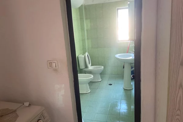 Shtepi me qera Apartament ne Tirane, 1+1, Mobilimi E mobiluar, Pagesa 35,000  Leke.