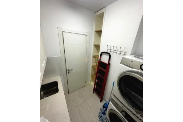 Shtepi me qera Apartament ne Tirane, 3+1, Mobilimi E mobiluar, Pagesa 1,500  Euro.